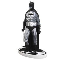 Batman Black and White Statue Mike Mignola Variant 19 cm